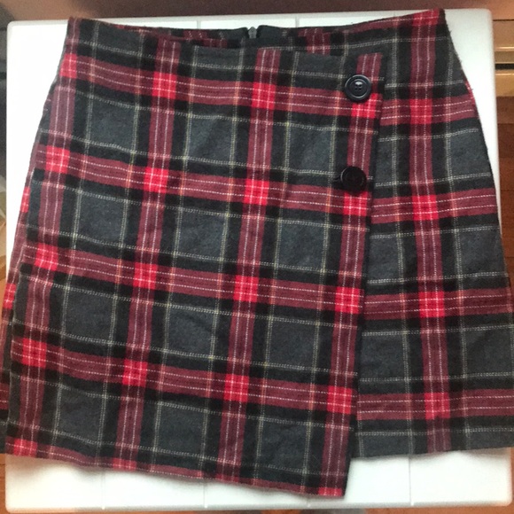 H&M Dresses & Skirts - H&M Plaid Skirt